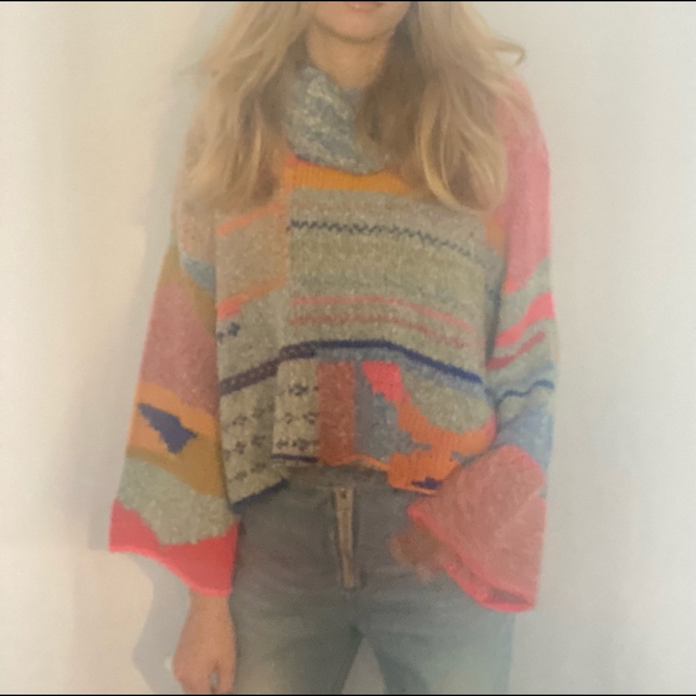 Sincerely Jules Abstract Print Turtleneck Sweater size M NWOT.